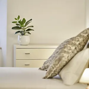 https://casa-monelli.it-tuscanyhotel.com